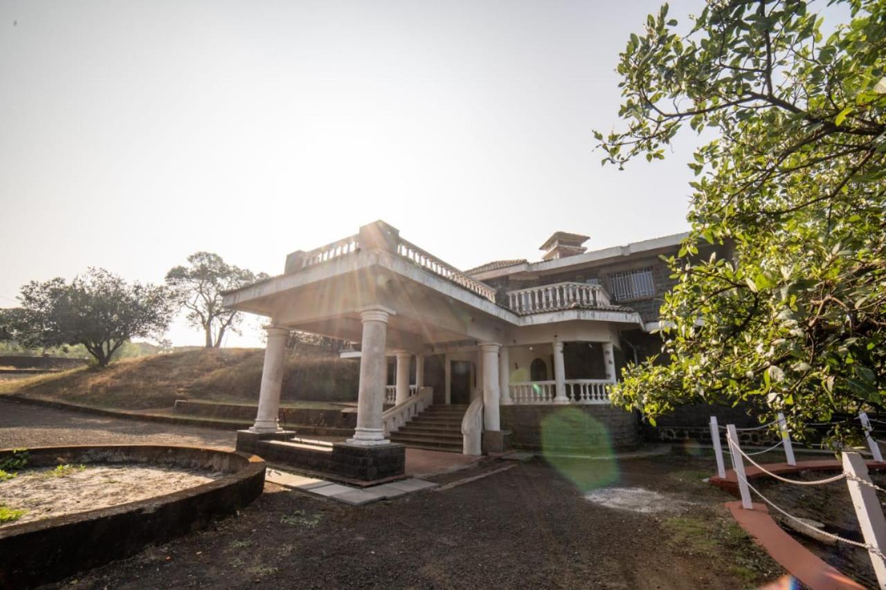 The Cliffhanger - Tarzan'S Villa In The Wilderness Kolhapur Exterior photo