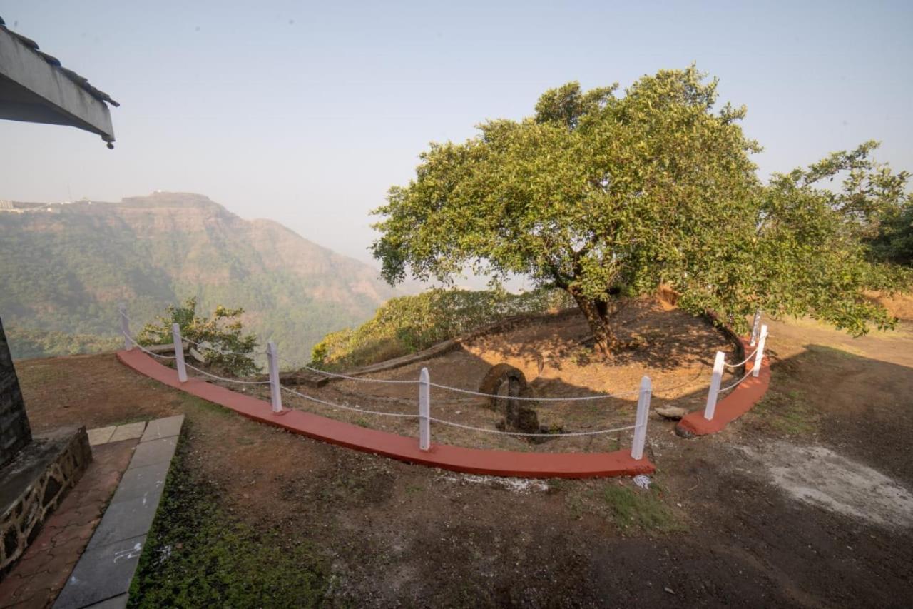 The Cliffhanger - Tarzan'S Villa In The Wilderness Kolhapur Exterior photo